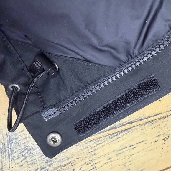 The North Face Men's Black Performance Jacket - Picture 10 of 12